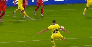 1667351126321062693.gif